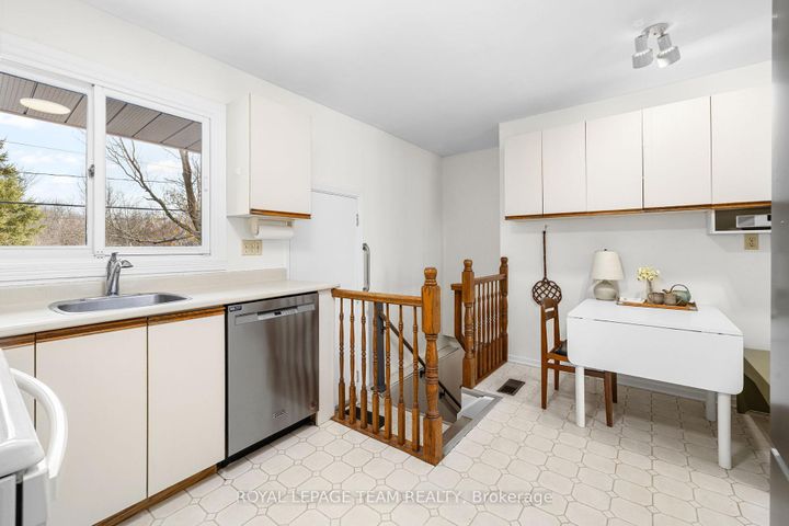 Photo 16 at 35 Cherrywood Drive, Nepean (Arbeatha Park), Ottawa