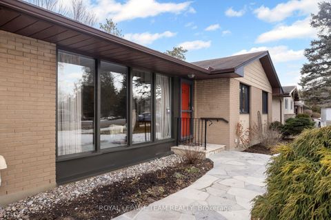 Photo 1 at 35 Cherrywood Drive, Nepean (Arbeatha Park), Ottawa