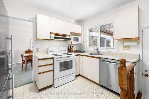 Photo 18 at 35 Cherrywood Drive, Nepean (Arbeatha Park), Ottawa