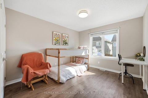 Photo 19 at 570 Baie-Des-Castors Street, Camelot, Orleans