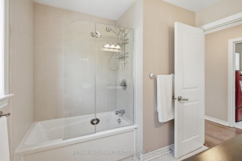 Photo 21 at 570 Baie-Des-Castors Street, Camelot, Orleans