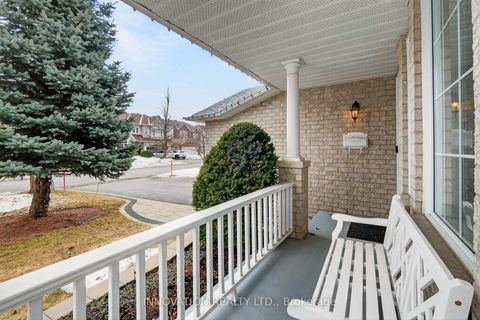 Photo 1 at 59 Farmfield Crescent, Emerald Meadows/Trailwest, Kanata
