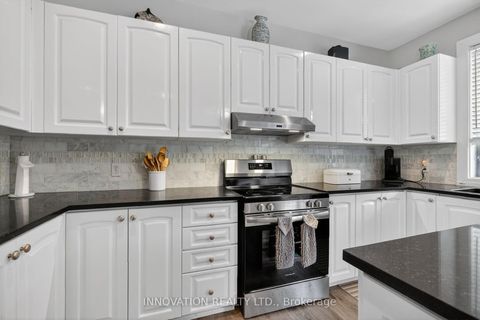 Photo 5 at 59 Farmfield Crescent, Emerald Meadows/Trailwest, Kanata