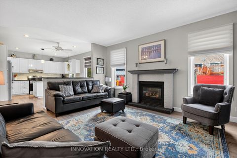 Photo 9 at 59 Farmfield Crescent, Emerald Meadows/Trailwest, Kanata