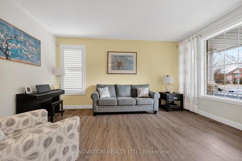 Photo 11 at 59 Farmfield Crescent, Emerald Meadows/Trailwest, Kanata