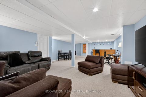 Photo 24 at 59 Farmfield Crescent, Emerald Meadows/Trailwest, Kanata