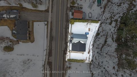 Photo 5 at 2476 Old Montreal Road, Cumberland Ridge, Orleans