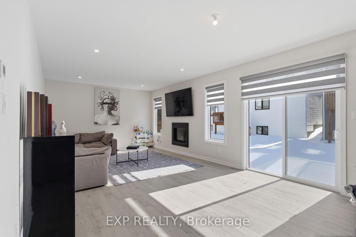 Photo 6 at 132 Rugosa Street, Nepean (Half Moon Bay), Ottawa