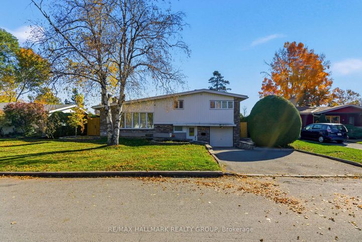 Photo 1 at 38 Harlowe Crescent, Nepean (Crystal Beach), Ottawa