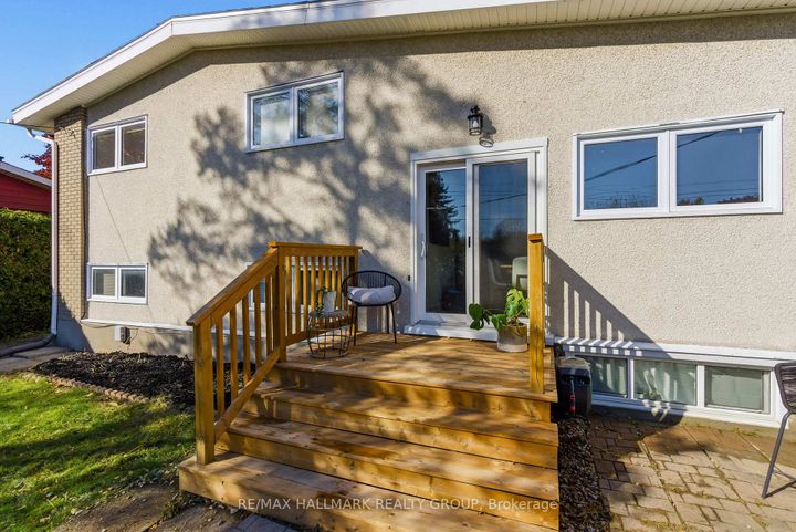 Photo 37 at 38 Harlowe Crescent, Nepean (Crystal Beach), Ottawa