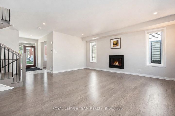 Photo 10 at 389 Appalachian Circle, Nepean (Half Moon Bay), Ottawa