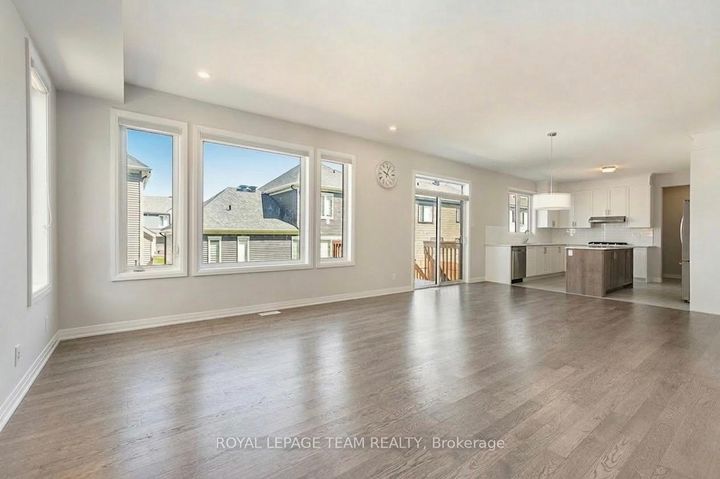 Photo 11 at 389 Appalachian Circle, Nepean (Half Moon Bay), Ottawa