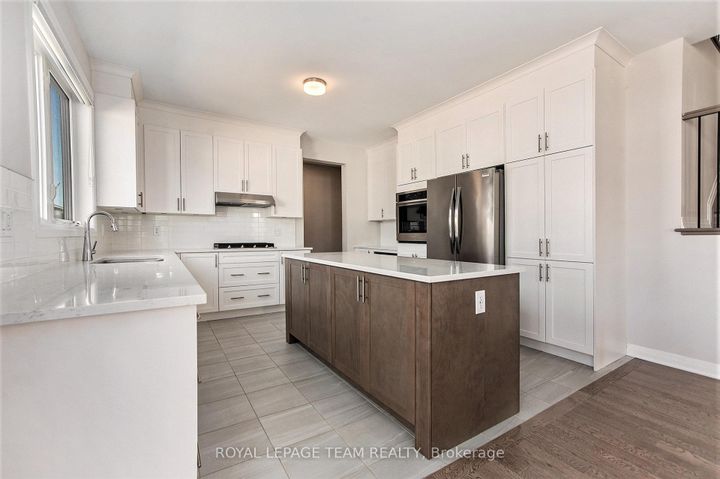 Photo 13 at 389 Appalachian Circle, Nepean (Half Moon Bay), Ottawa