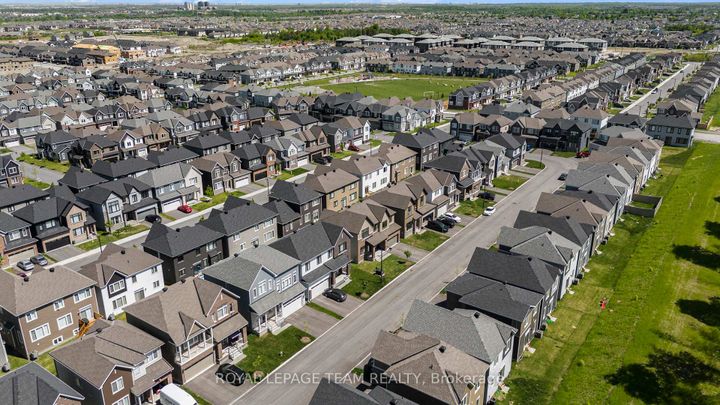 Photo 31 at 389 Appalachian Circle, Nepean (Half Moon Bay), Ottawa