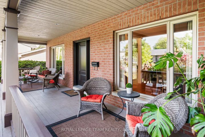 Photo 4 at 1601 Apeldoorn Avenue, Nepean (Carleton Heights), Ottawa