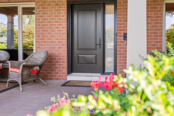 Photo 6 at 1601 Apeldoorn Avenue, Nepean (Carleton Heights), Ottawa