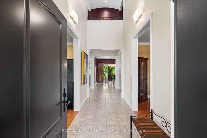 Photo 7 at 1601 Apeldoorn Avenue, Nepean (Carleton Heights), Ottawa