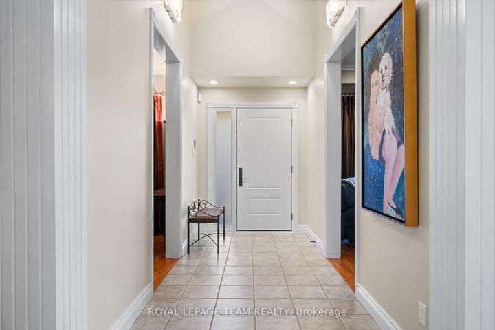Photo 9 at 1601 Apeldoorn Avenue, Nepean (Carleton Heights), Ottawa