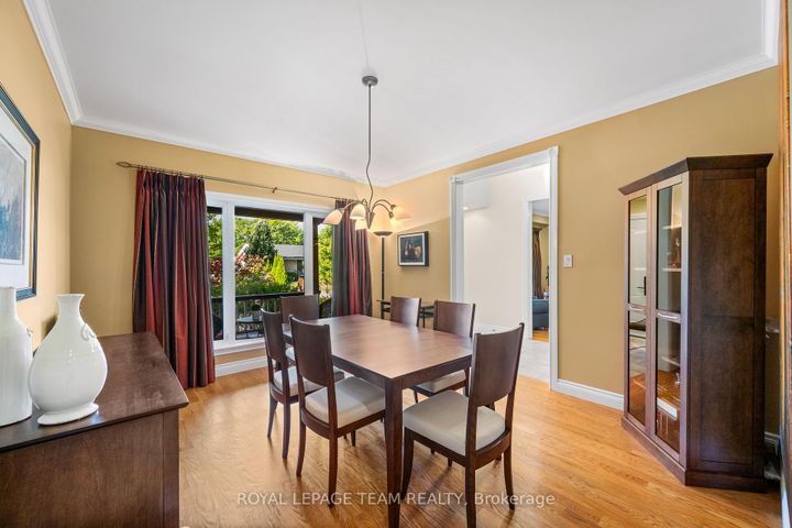 Photo 13 at 1601 Apeldoorn Avenue, Nepean (Carleton Heights), Ottawa