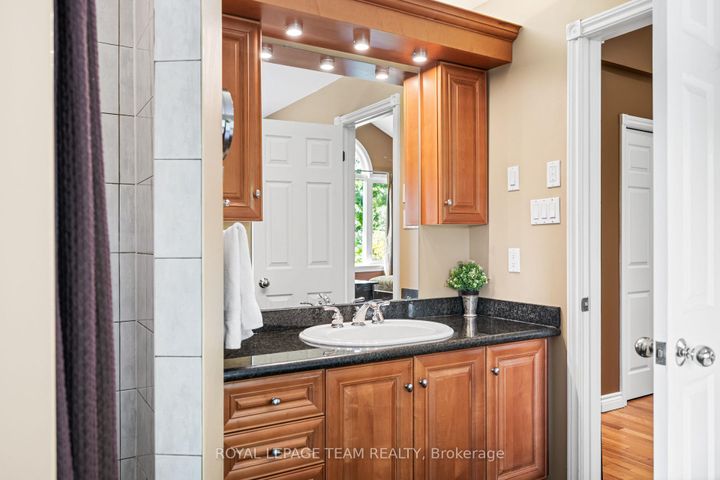 Photo 31 at 1601 Apeldoorn Avenue, Nepean (Carleton Heights), Ottawa