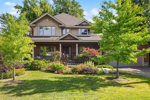 Photo 1 at 1601 Apeldoorn Avenue, Nepean (Carleton Heights), Ottawa