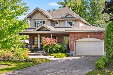 Photo 2 at 1601 Apeldoorn Avenue, Nepean (Carleton Heights), Ottawa