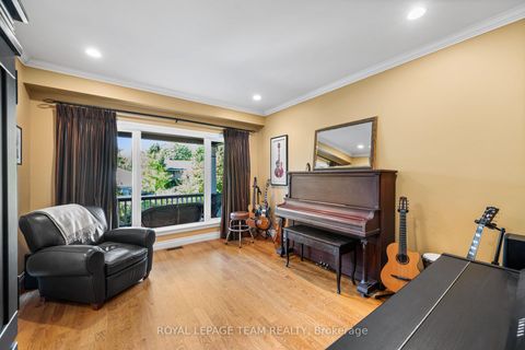 Photo 11 at 1601 Apeldoorn Avenue, Nepean (Carleton Heights), Ottawa