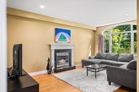 Photo 22 at 1601 Apeldoorn Avenue, Nepean (Carleton Heights), Ottawa