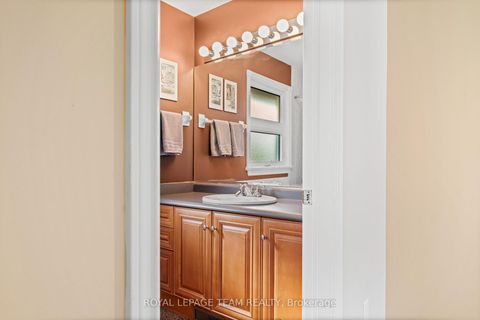 Photo 36 at 1601 Apeldoorn Avenue, Nepean (Carleton Heights), Ottawa