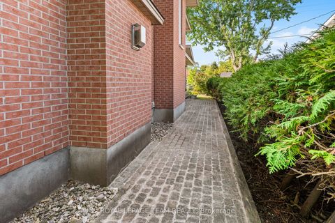 Photo 42 at 1601 Apeldoorn Avenue, Nepean (Carleton Heights), Ottawa