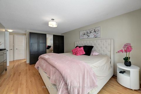 Photo 18 at 6192 Voyageur Drive, Convent Glen, Orleans