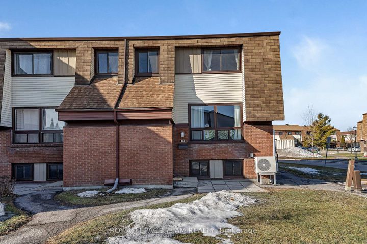 Photo 0 at 23A Woodvale Green, Nepean (Craig Henry/Woodvale), Ottawa