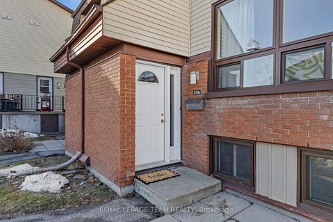 Photo 2 at 23A Woodvale Green, Nepean (Craig Henry/Woodvale), Ottawa