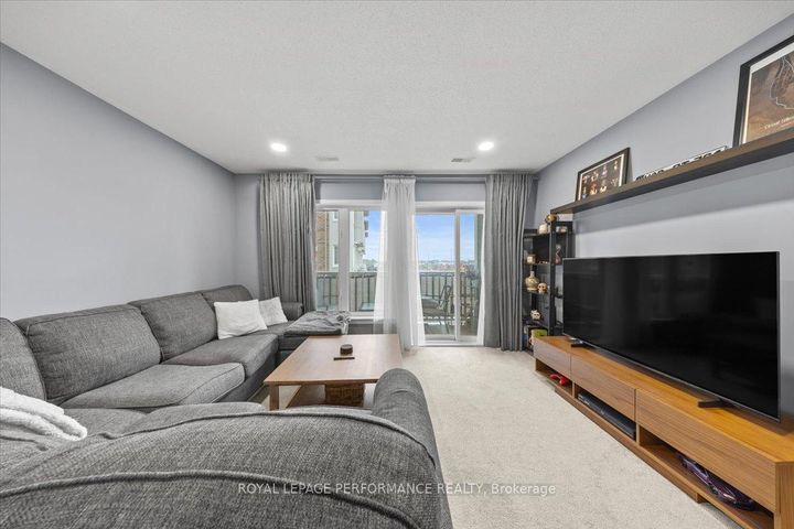 Photo 11 at 232 Shanly Private, Nepean (Stonebridge), Ottawa