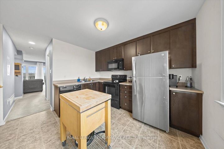 Photo 17 at 232 Shanly Private, Nepean (Stonebridge), Ottawa