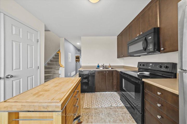 Photo 18 at 232 Shanly Private, Nepean (Stonebridge), Ottawa