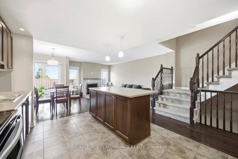 Photo 3 at 511 Voie Du Pin Rouge Way, Mer Bleue/Bradley Estates/Anderson Park, Orleans