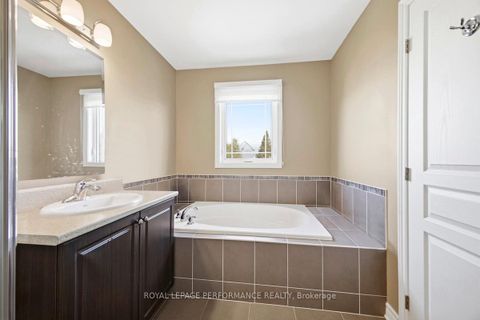 Photo 15 at 511 Voie Du Pin Rouge Way, Mer Bleue/Bradley Estates/Anderson Park, Orleans