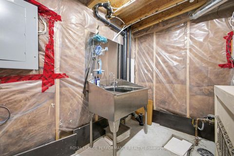 Photo 22 at 511 Voie Du Pin Rouge Way, Mer Bleue/Bradley Estates/Anderson Park, Orleans