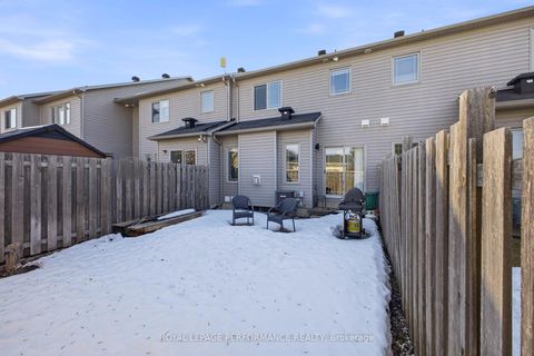 Photo 25 at 511 Voie Du Pin Rouge Way, Mer Bleue/Bradley Estates/Anderson Park, Orleans
