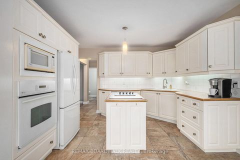 Photo 8 at 1315 Prestone Drive, Bilberry Creek/Queenswood Heights, Orleans