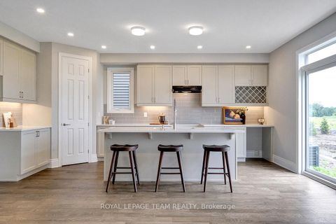 Photo 12 at 1040 Charolais Place, Goulbourn Twp From Franktown Rd/South To Rideau, Stittsville