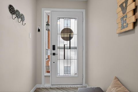 Photo 4 at 20 RIVER OAKS Court, Stittsville (Central), Stittsville