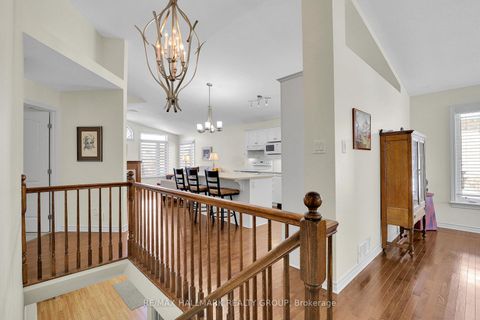 Photo 2 at 165 Granite Court, Emerald Meadows/Trailwest, Kanata