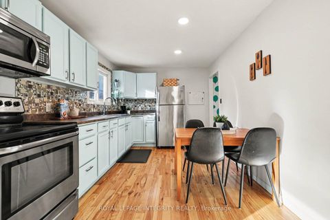 Photo 11 at 35 Robinson Street, Perth