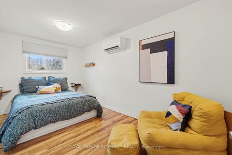 Photo 18 at 35 Robinson Street, Perth