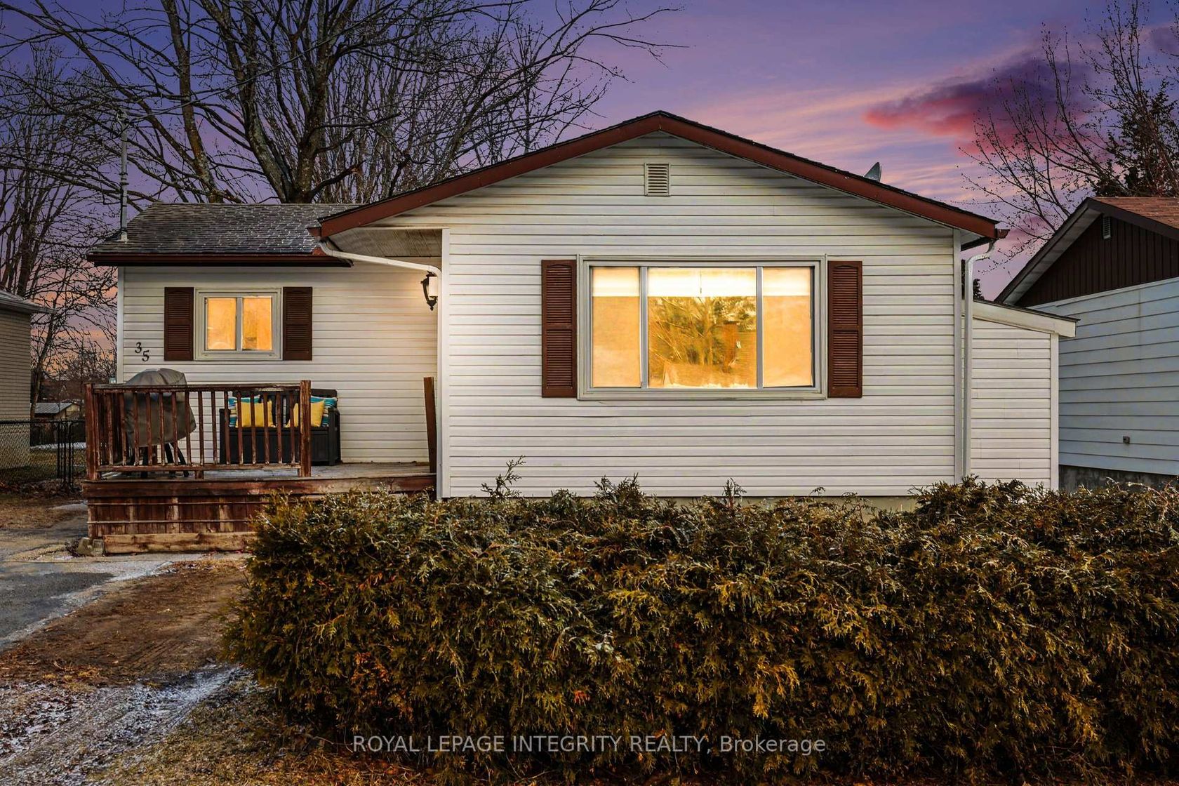 35 Robinson Street, Perth 2