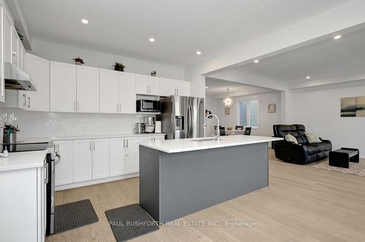 Photo 11 at 630 Hamsa Street, Nepean (Heritage Park), Ottawa