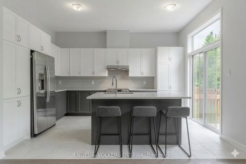 Photo 17 at 333 Elsie Macgill Walk, Morgan's Grant/South March, Kanata