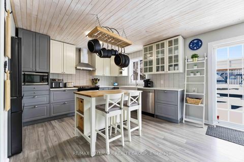 Photo 6 at 1091 Burgundy Lane, Convent Glen, Orleans